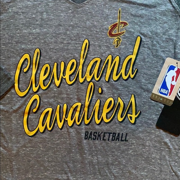 OTS Vintage Grey Woman’s Cleveland Cavaliers Tee - Picture 3 of 4